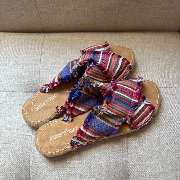 Minnetonka Sandals Size 8 - Picture 1 of 6